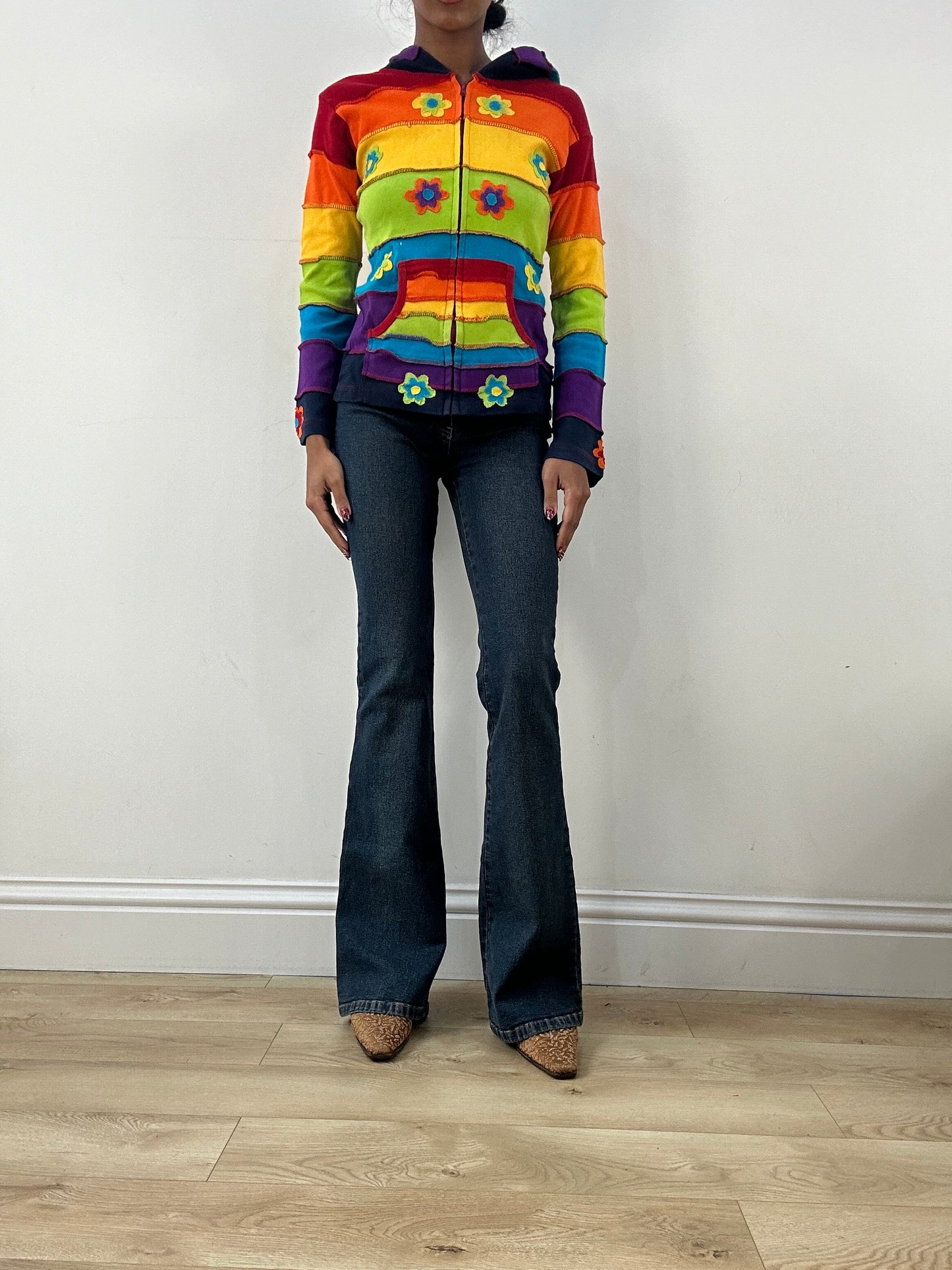 💻 HIPPY CHIC DROP | s/m rainbow hoodie with flower pattern