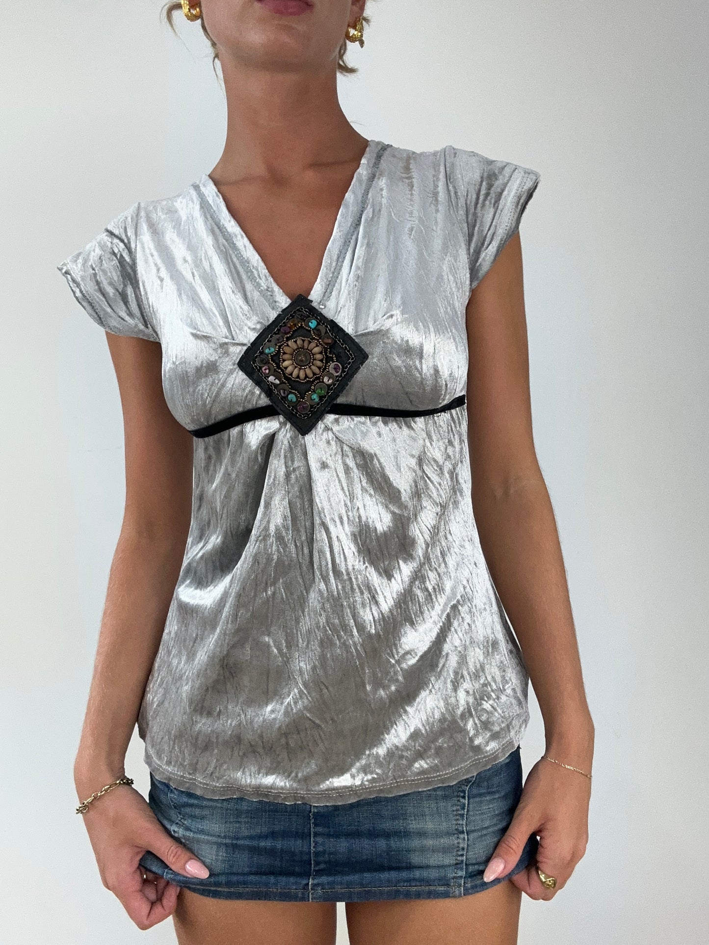 SIRENCORE | small silver velour t-shirt with beaded detail