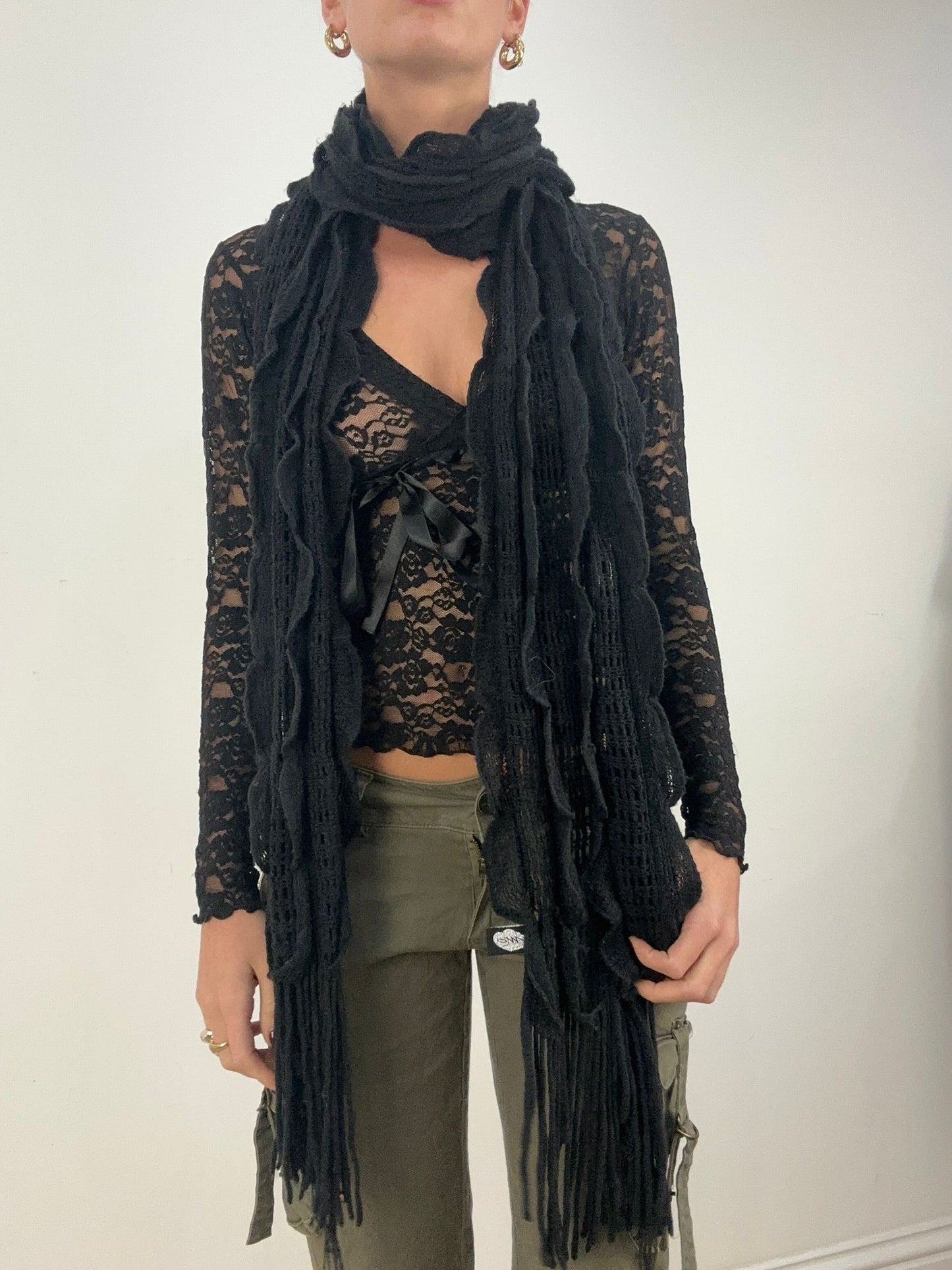 BONFIRE NIGHT | black knitted ruffle scarf