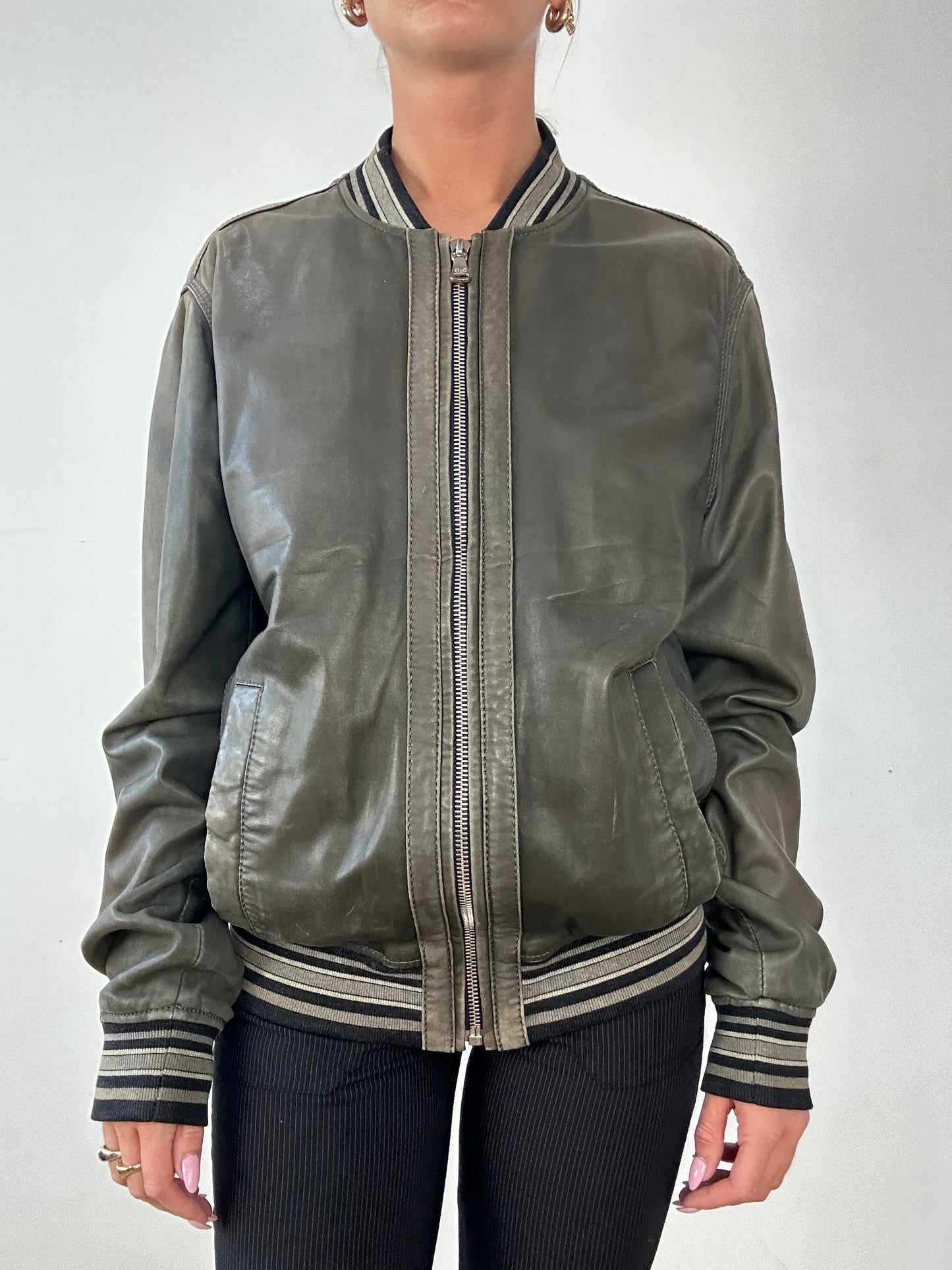 AUTUMN ESSENTIALS | large grey faux leather d&g style bomber jacket