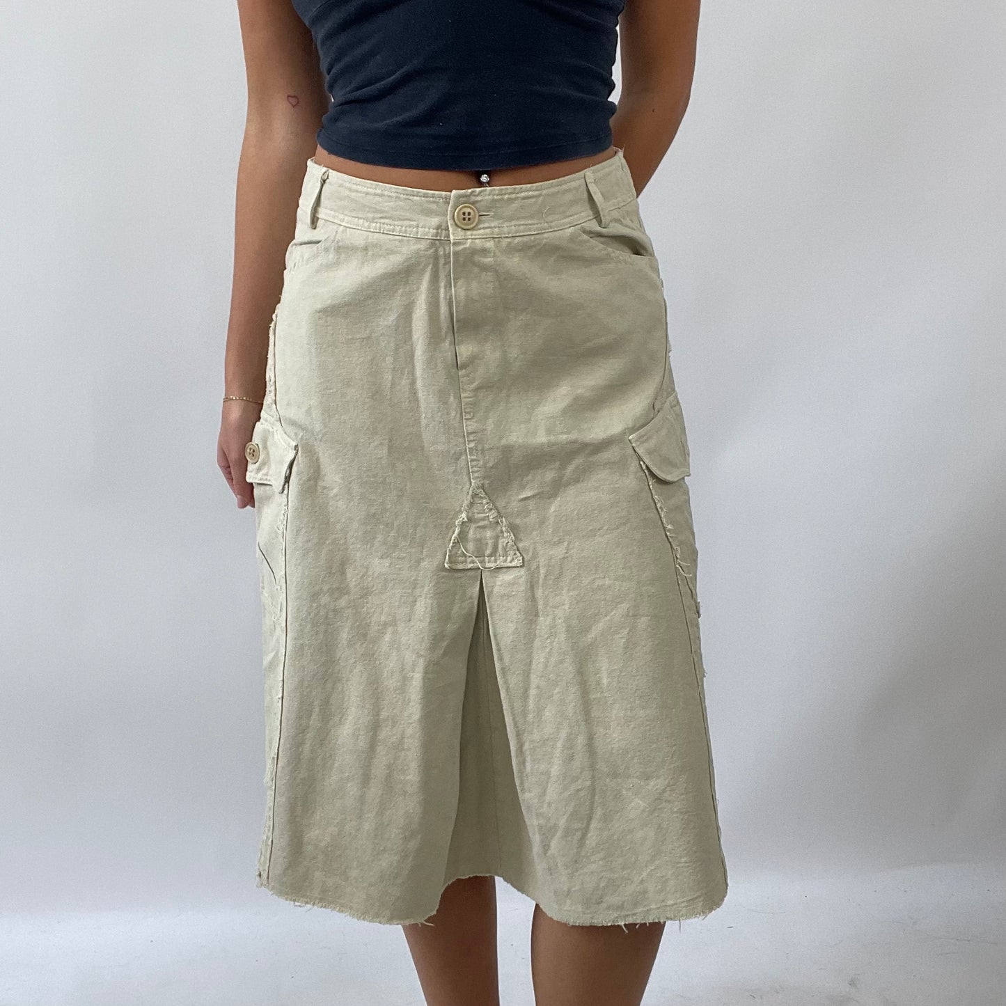 FRESHERS FITS DROP | small beige cargo denim skirt