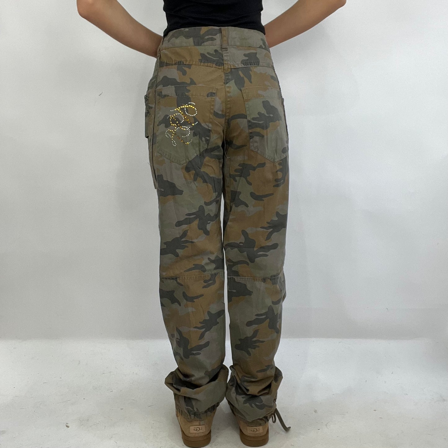 CARRIE BRADSHAW DROP | medium army print cargo trousers with diamonté detail