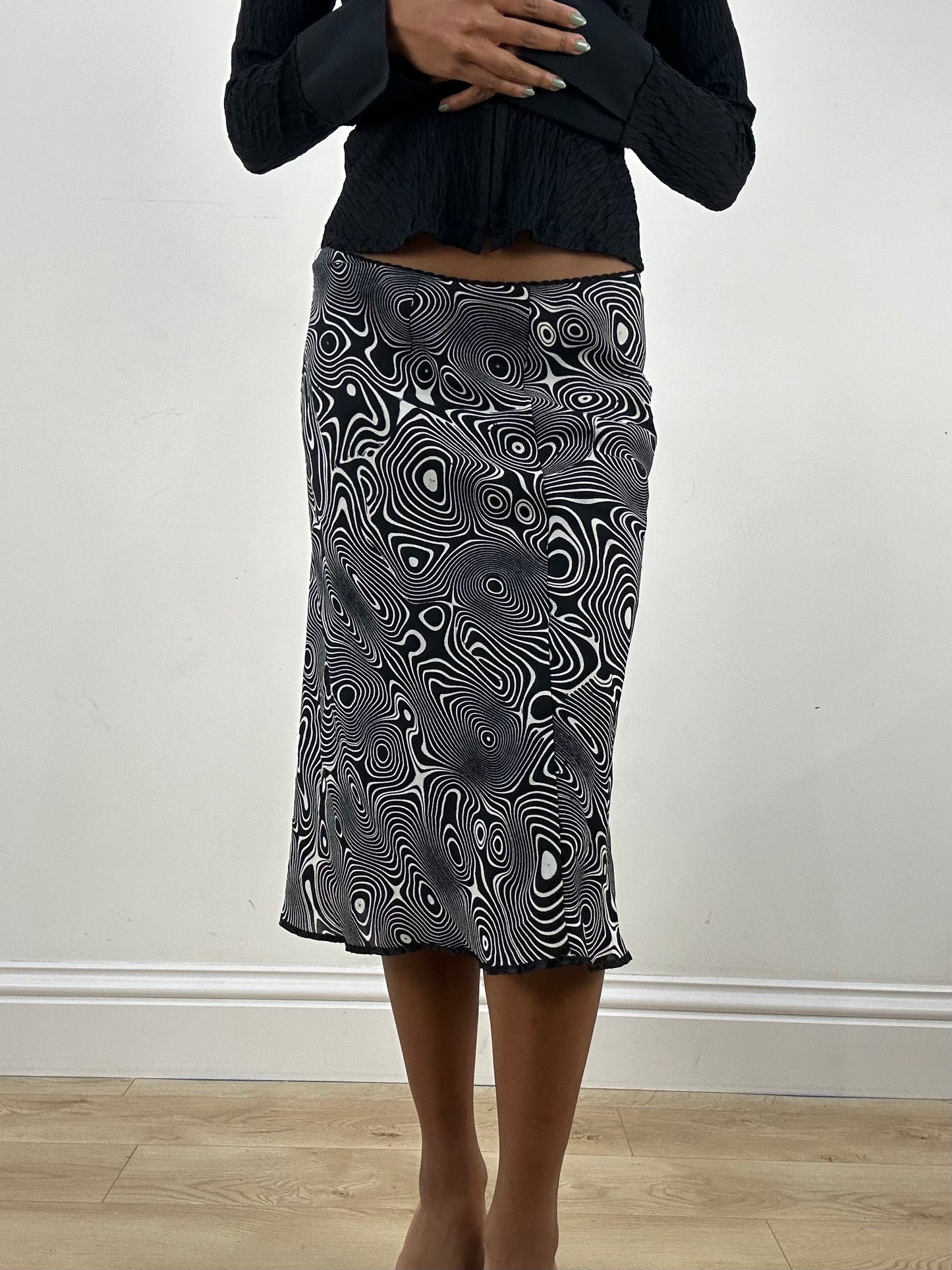 vintage edit: office siren | medium black and white midi skirt