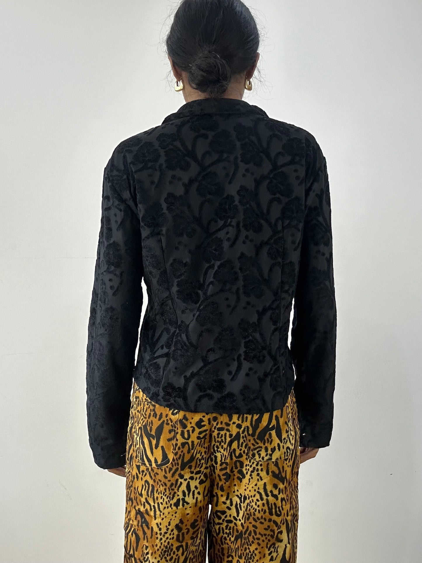 MOB WIFE DROP | small black velvet patterned shirt