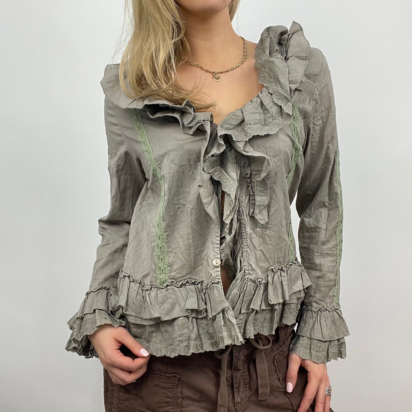 BEST PICKS | small khaki ruffle shirt