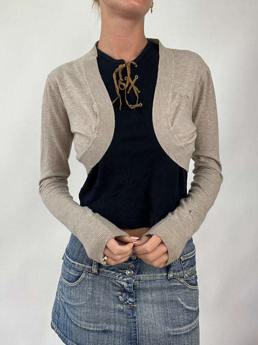 TAYLOR SWIFT DROP | small beige long sleeve knit bolero