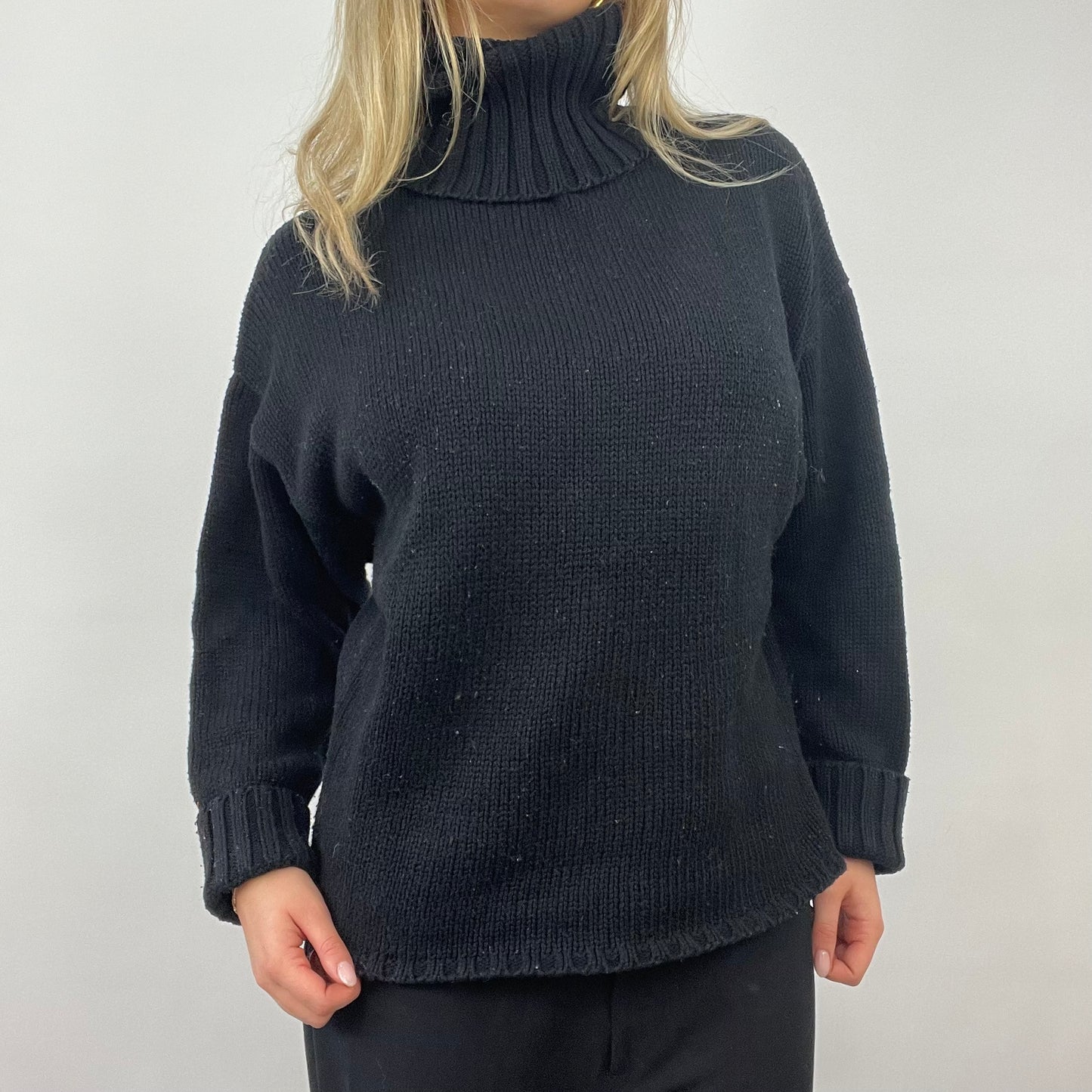 💚 QUIET LUXURY DROP | medium black old label bershka roll neck jumper