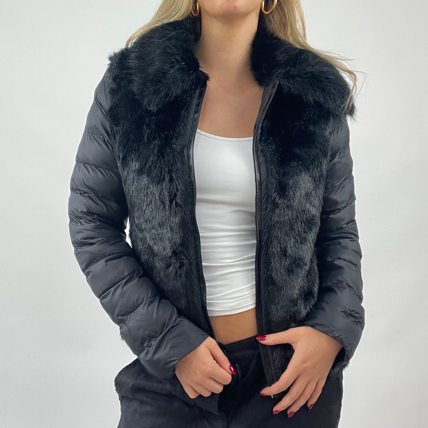 90s MINIMALISM | small black puffer jacket with fluffy front