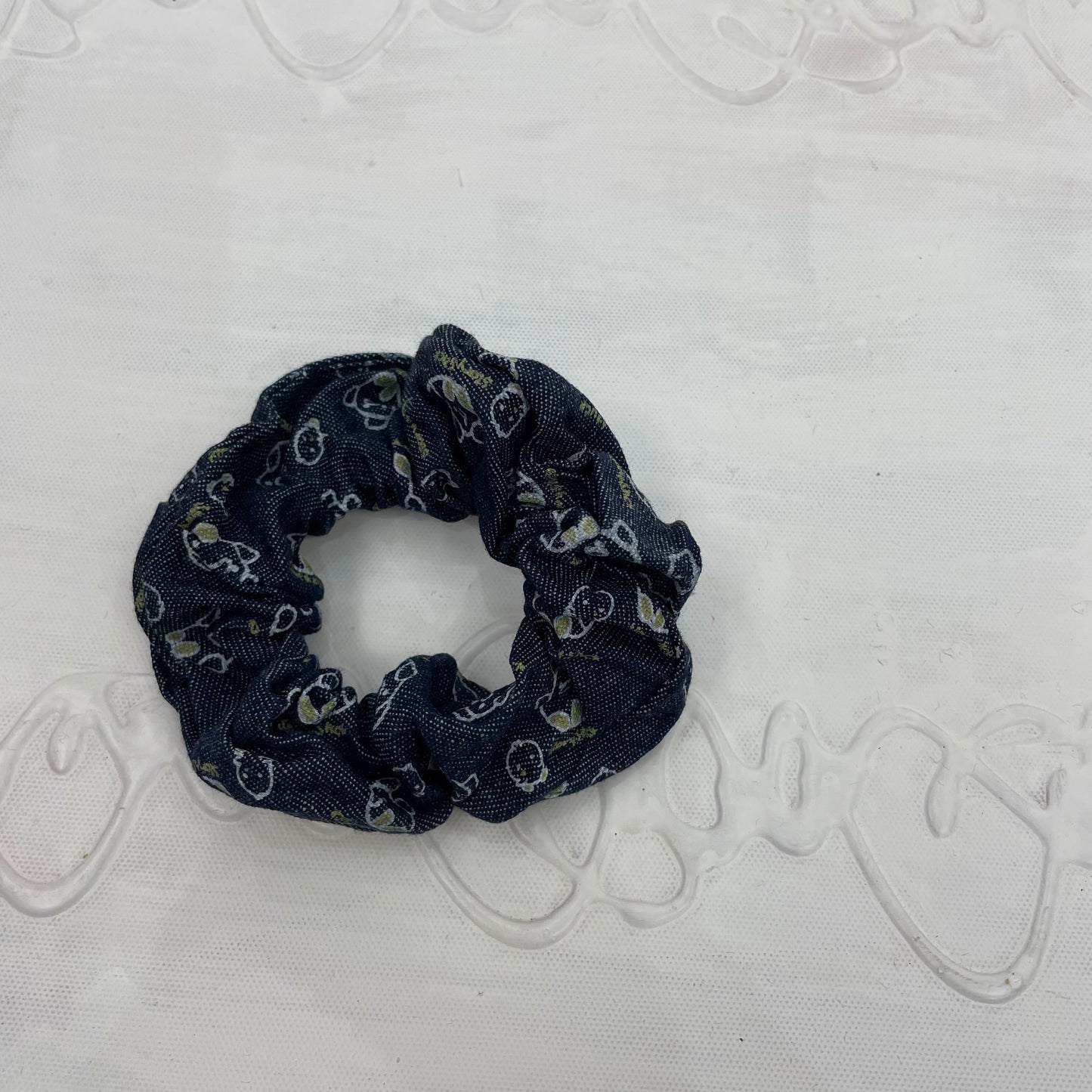 ⭐️ | #1 penguin print blue scrunchie