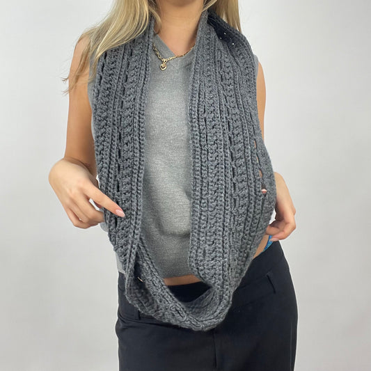 QUIET LUXURY DROP | grey chunky knit circular scarf