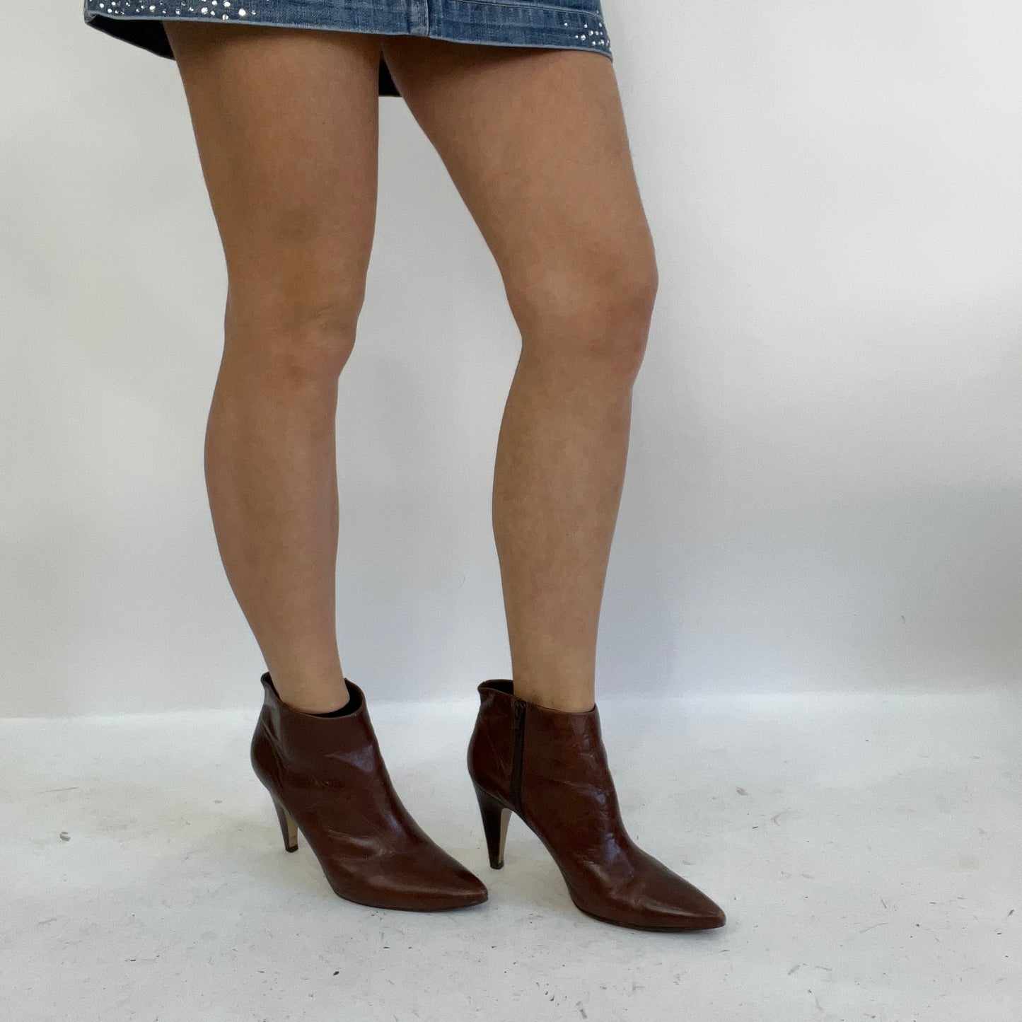 ⭐️90s MINIMALISM DROP | brown heeled boots