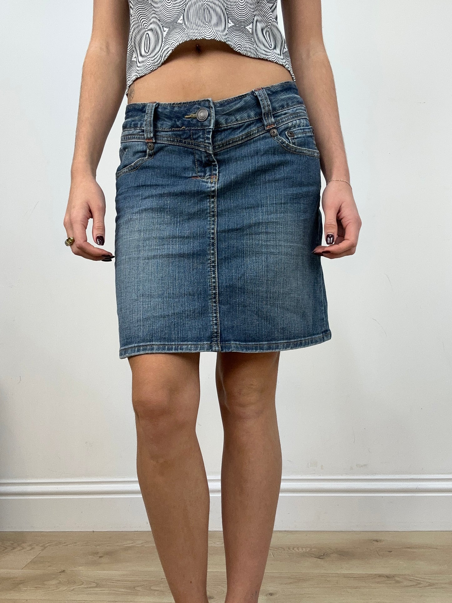 vintage edit two | medium dark wash denim skirt