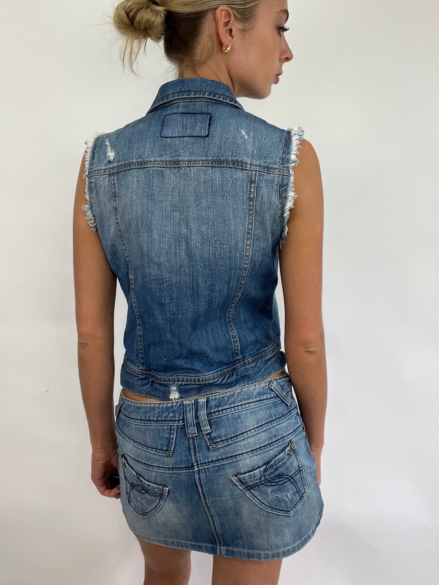 COACHELLA DROP | medium blue old label bershka denim sleeveless jacket with fraying