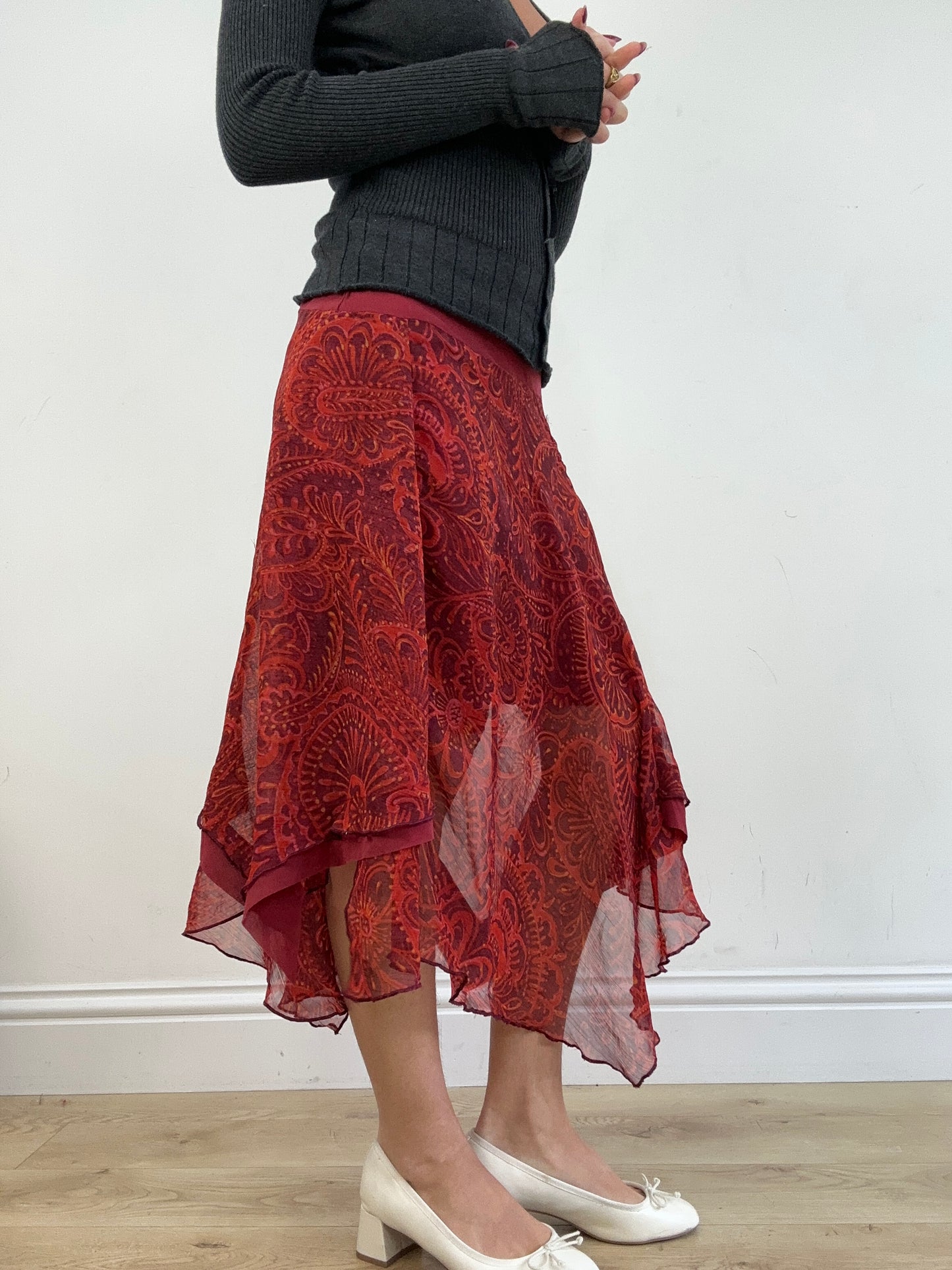 vintage edit thirteen | medium red paisley print midi skirt