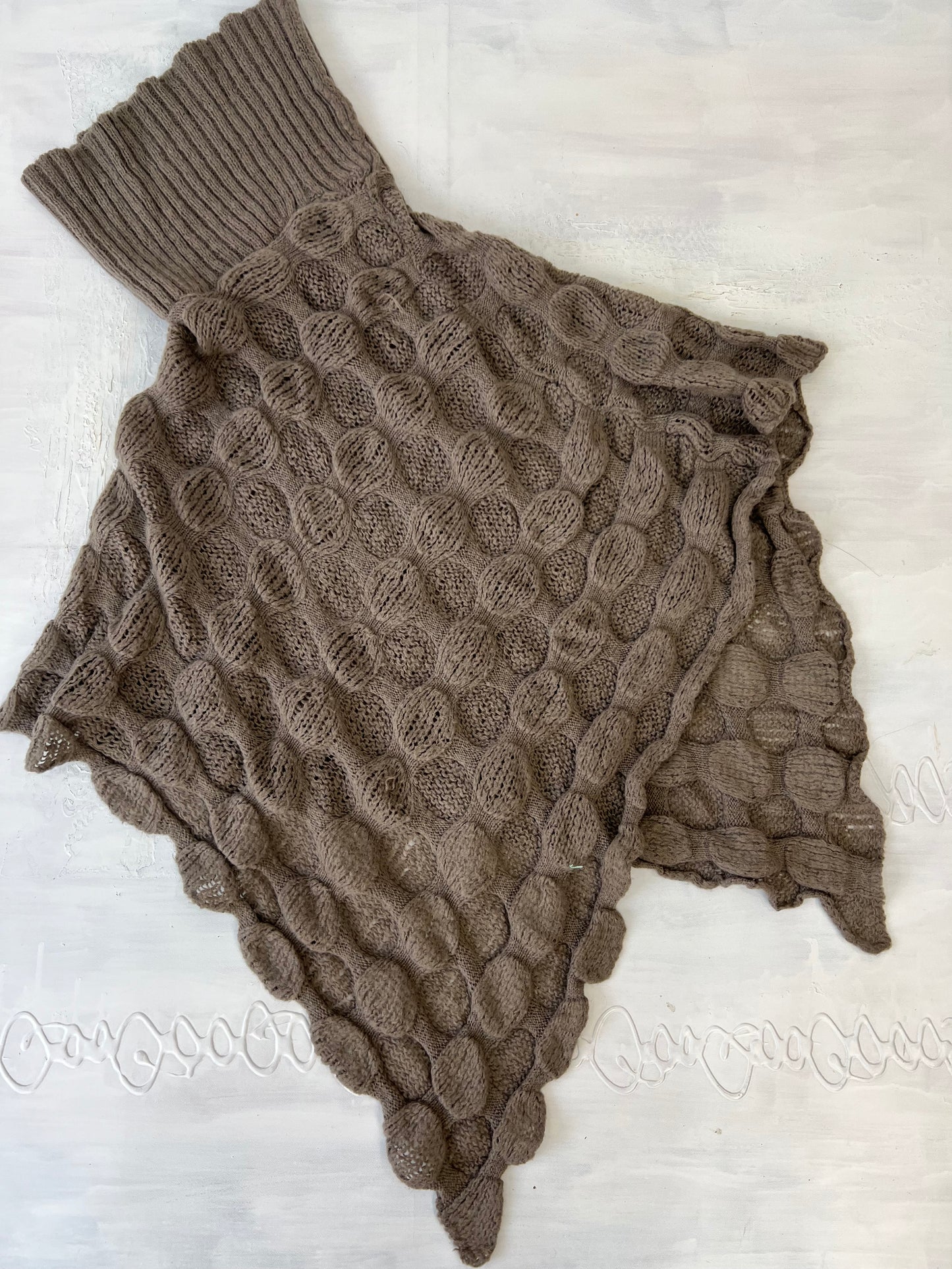 vintage edit four | one size brown knitted poncho