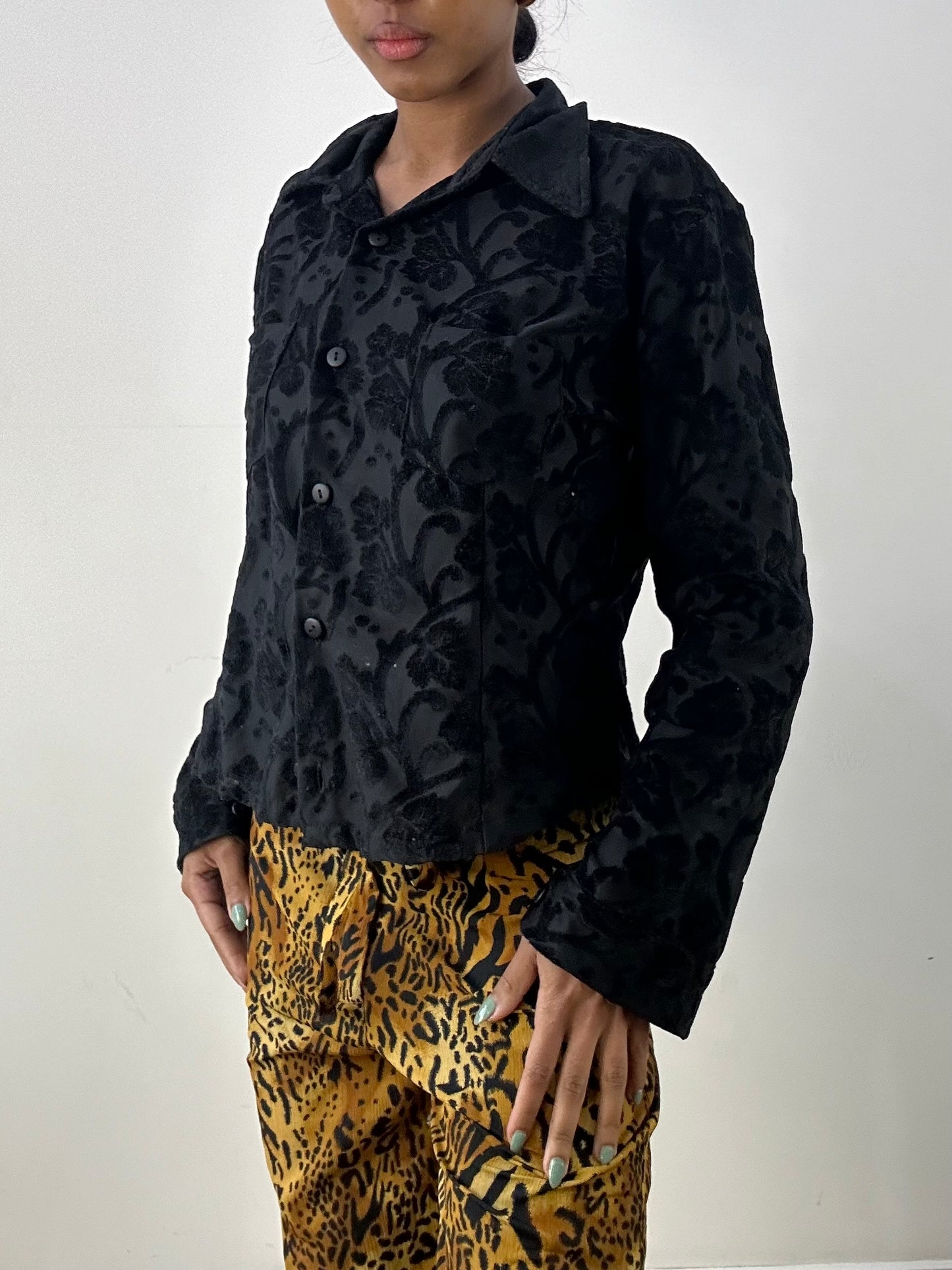 MOB WIFE DROP | small black velvet patterned shirt