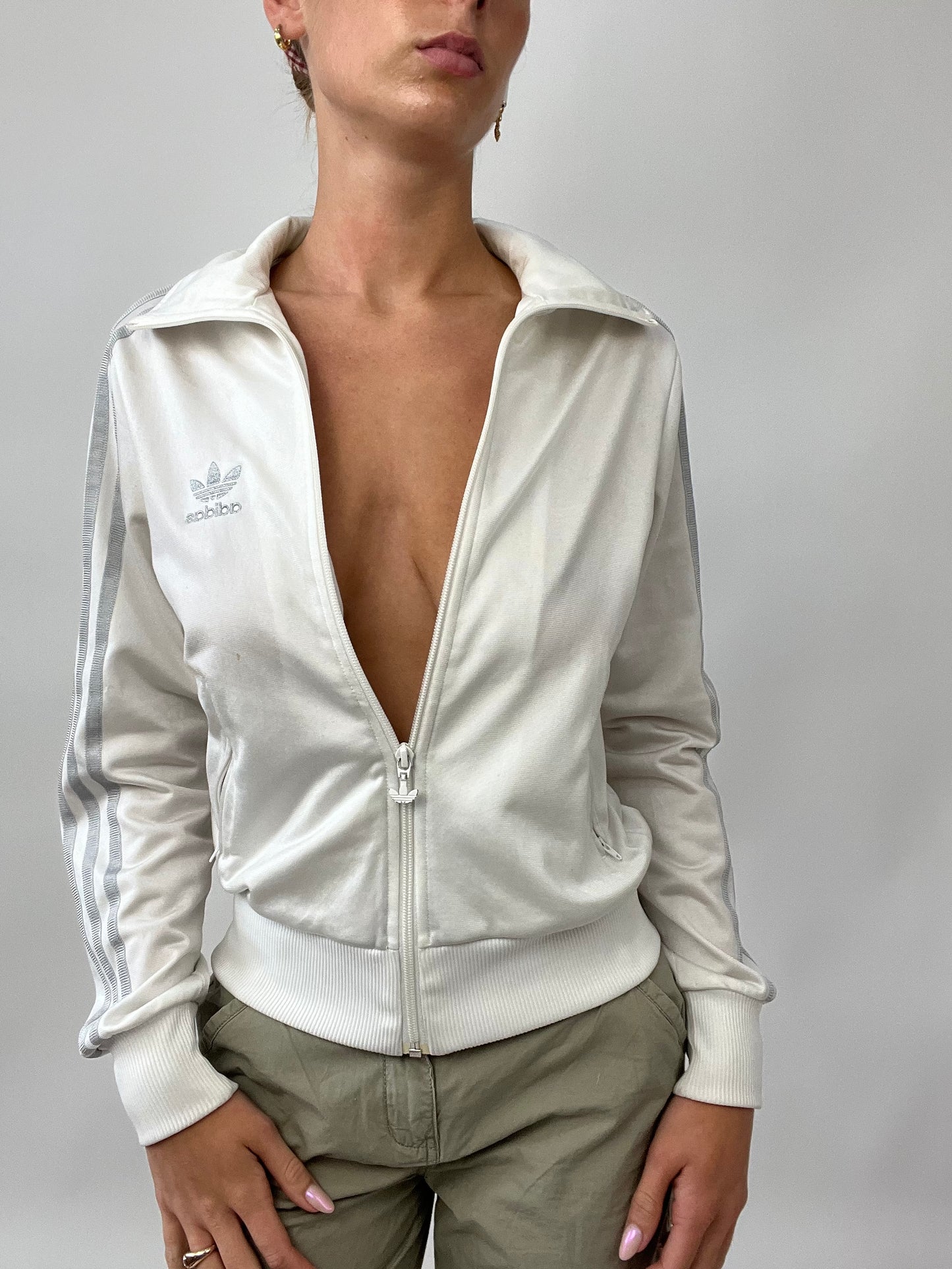 PUB GARDEN DROP | medium white adidas zip up jacket