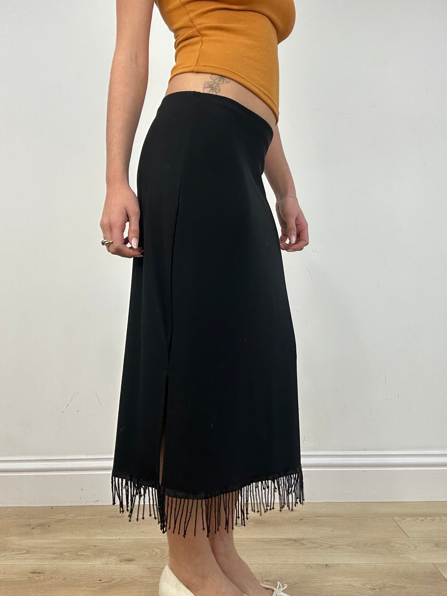 vintage edit: date night | large black old label h&m midi skirt