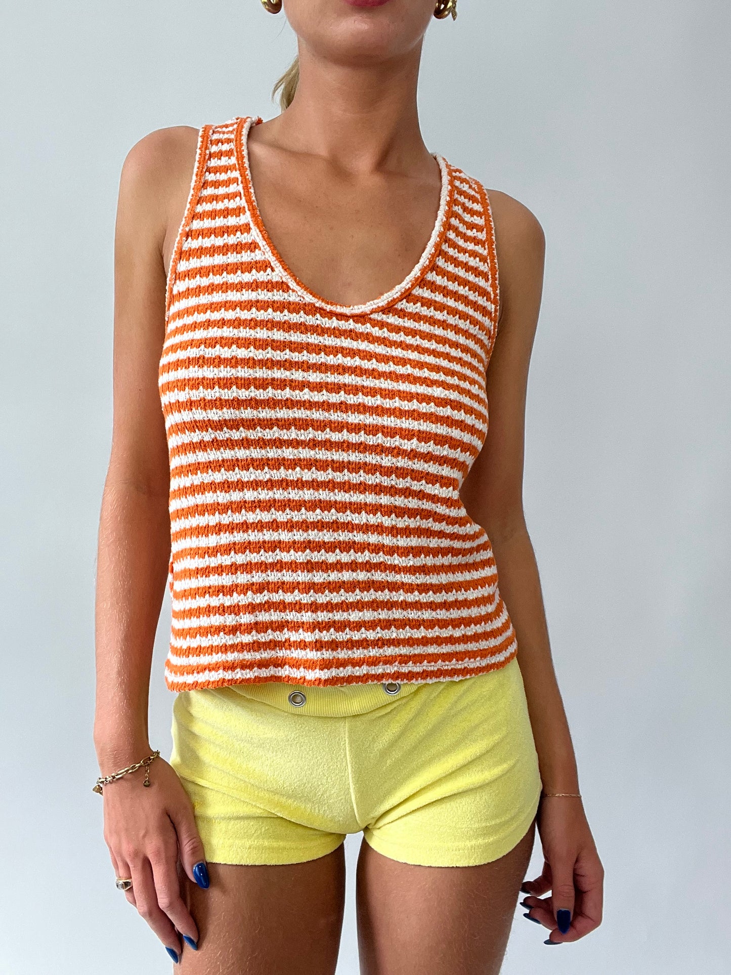 FRUITY DROP | small white and orange crochet tank top