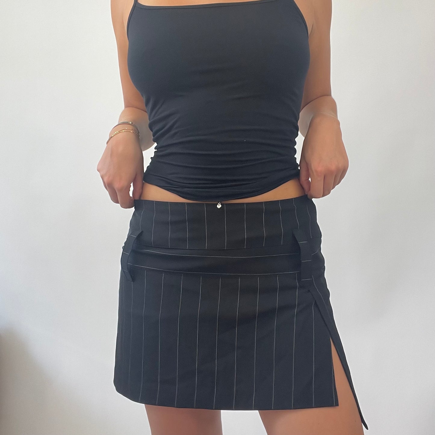 💻OLIVIA RODRIGO DROP | small black pinstripe skirt