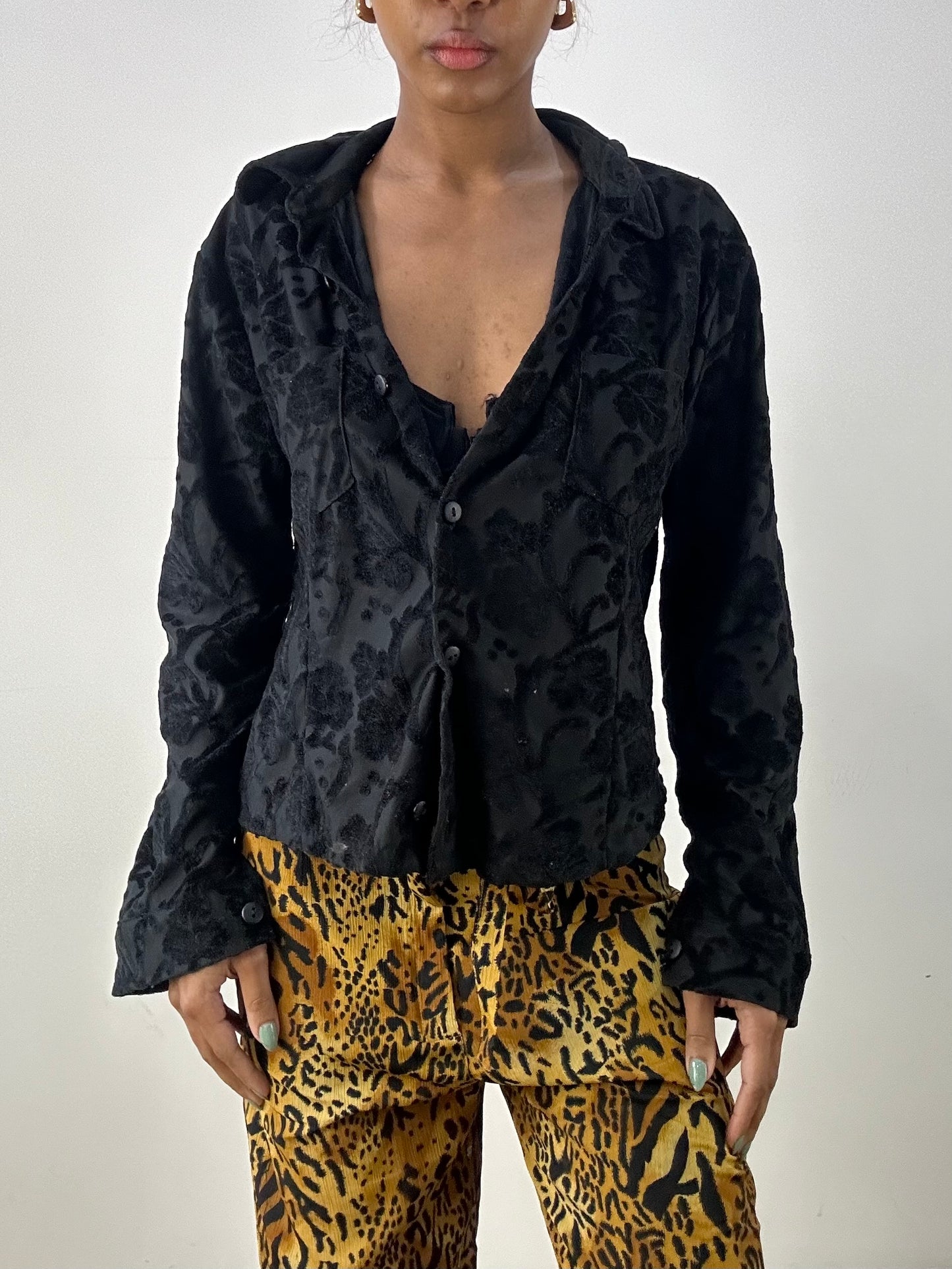 MOB WIFE DROP | small black velvet patterned shirt