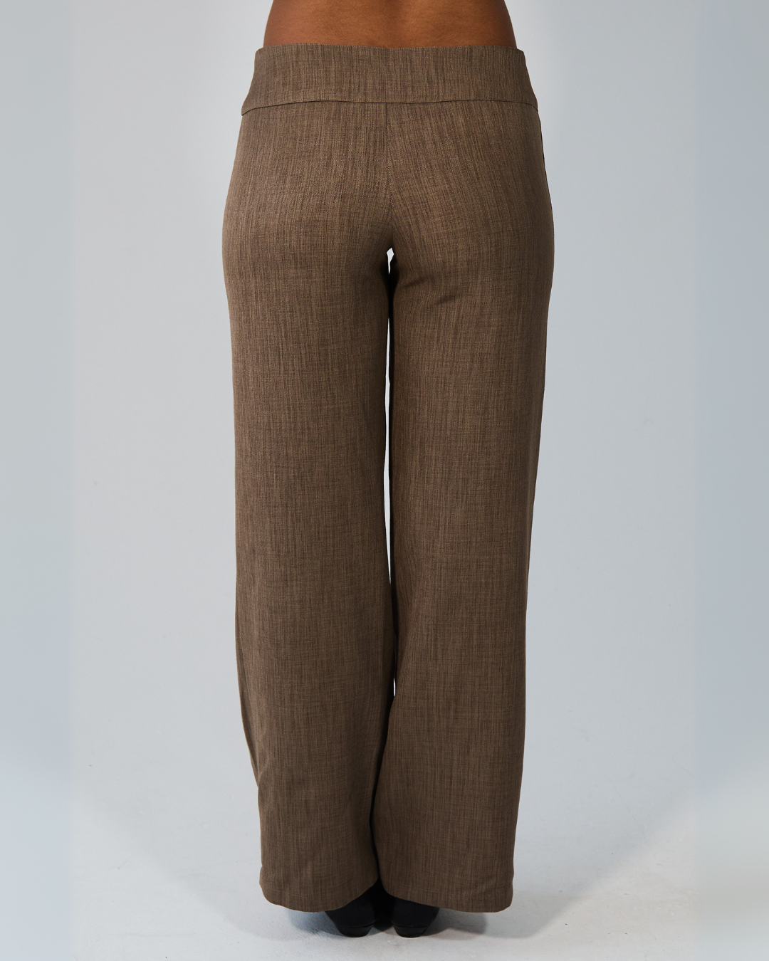 the lucia trousers in walnut brown