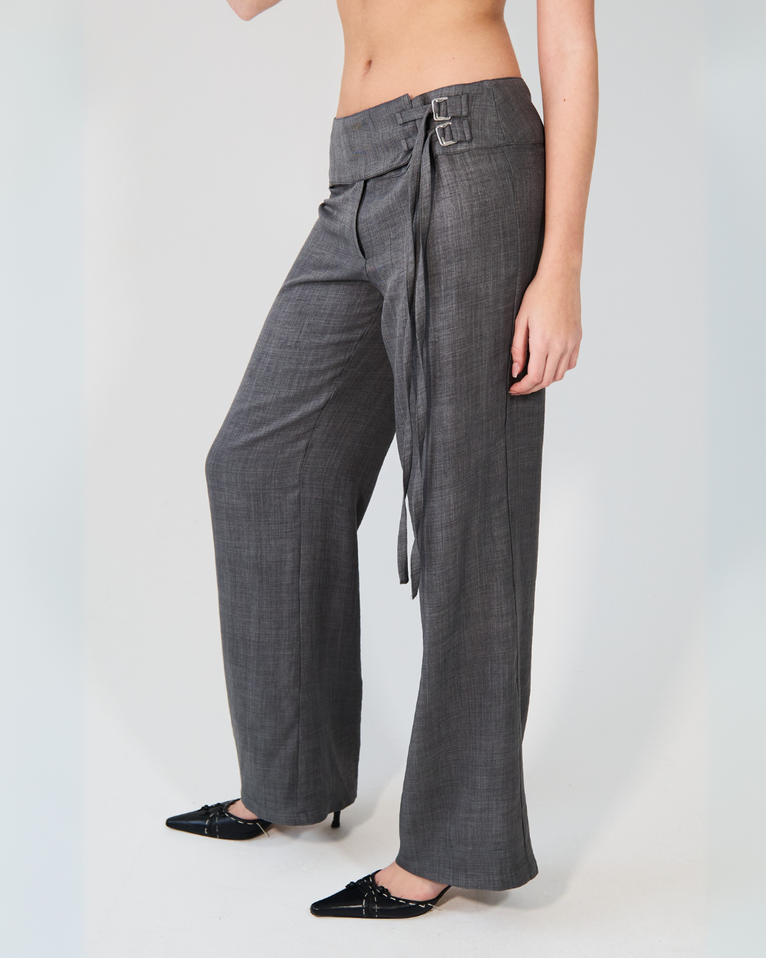 the lucia trousers in pebble grey