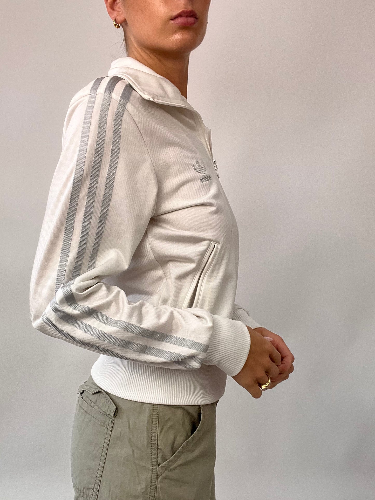 PUB GARDEN DROP | medium white adidas zip up jacket