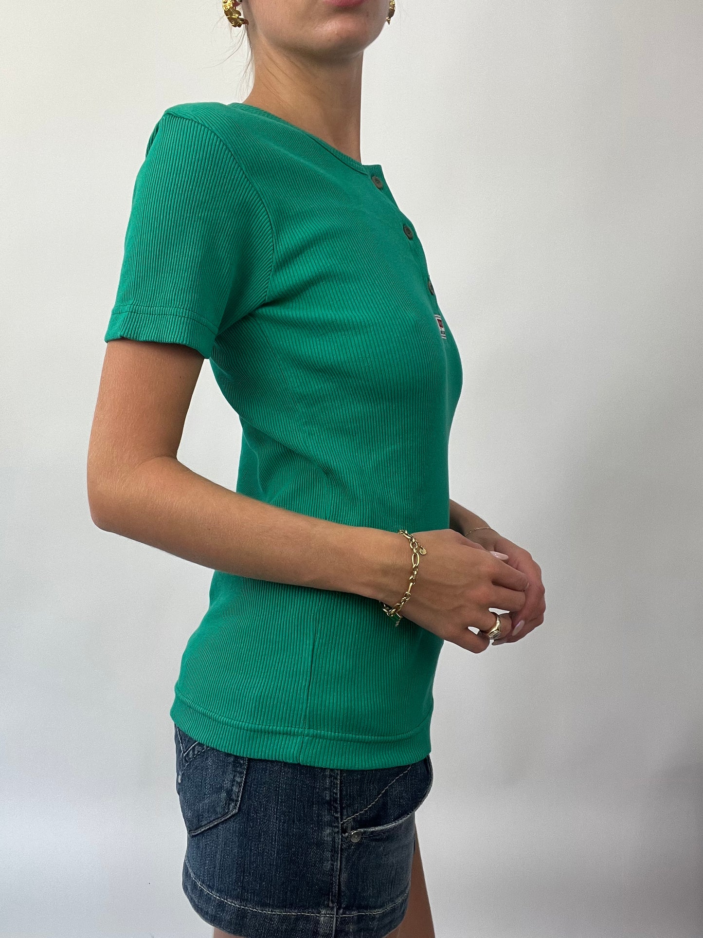 BRAT GIRL SUMMER DROP | medium green ribbed Levi’s t-shirt