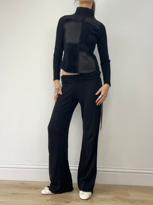 COSY CLASSICS | small black high neck jumper with fur patchwork