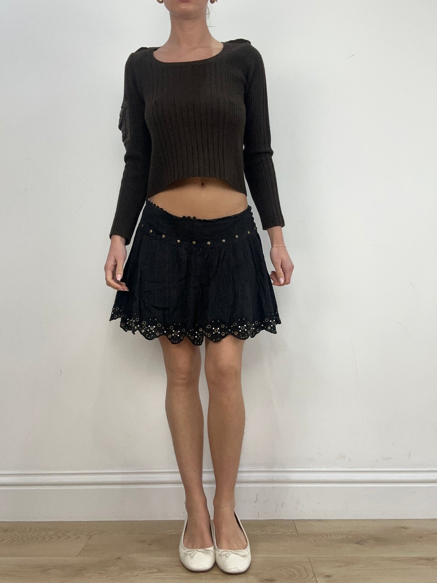 vintage edit six | medium black flowy guess skirt