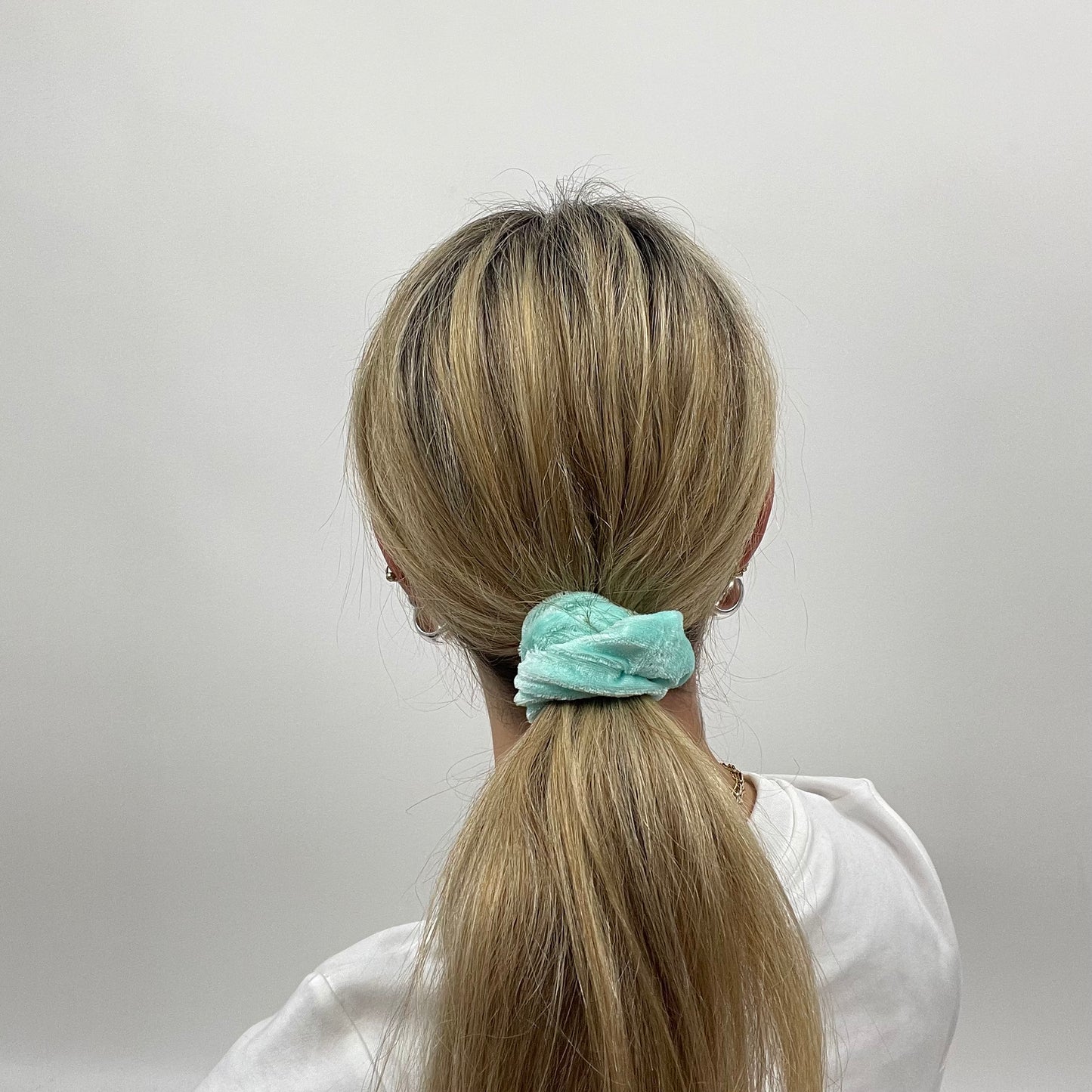 💻⭐️ | mint green velvet scrunchie