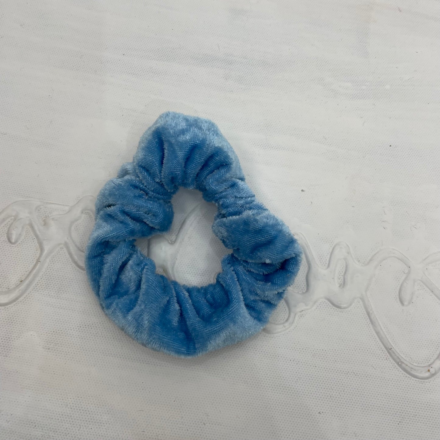 💻⭐️ | light blue velvet scrunchie