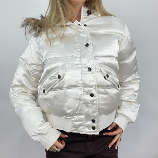 STUDIO FAVES | xl white silky puffer jacket