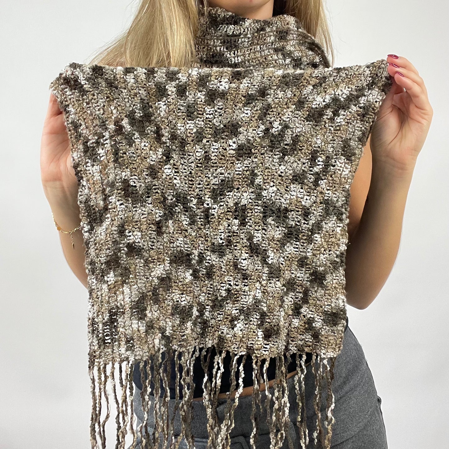 90s MINIMALISM DROP | brown and white patterned scarf