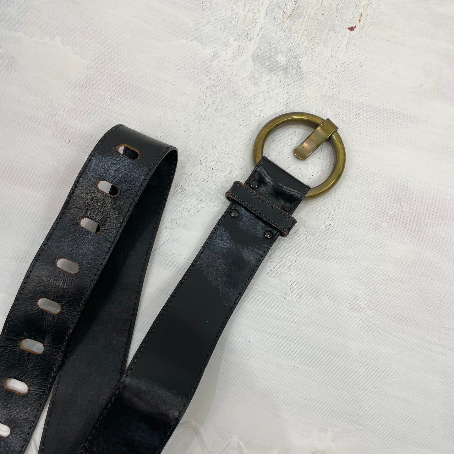 STUDIO FAVES | black belt with gold buckle