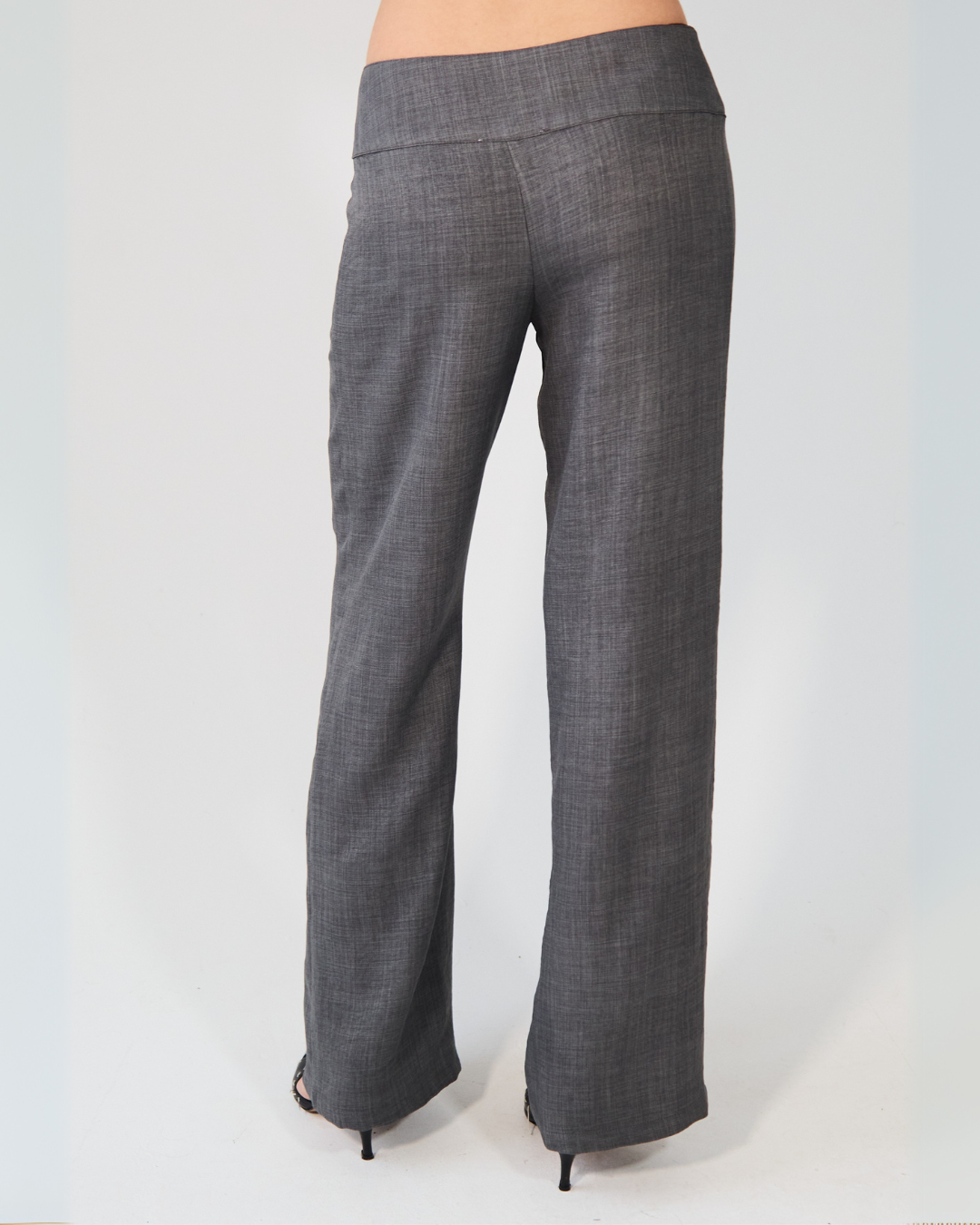 the lucia trousers in pebble grey