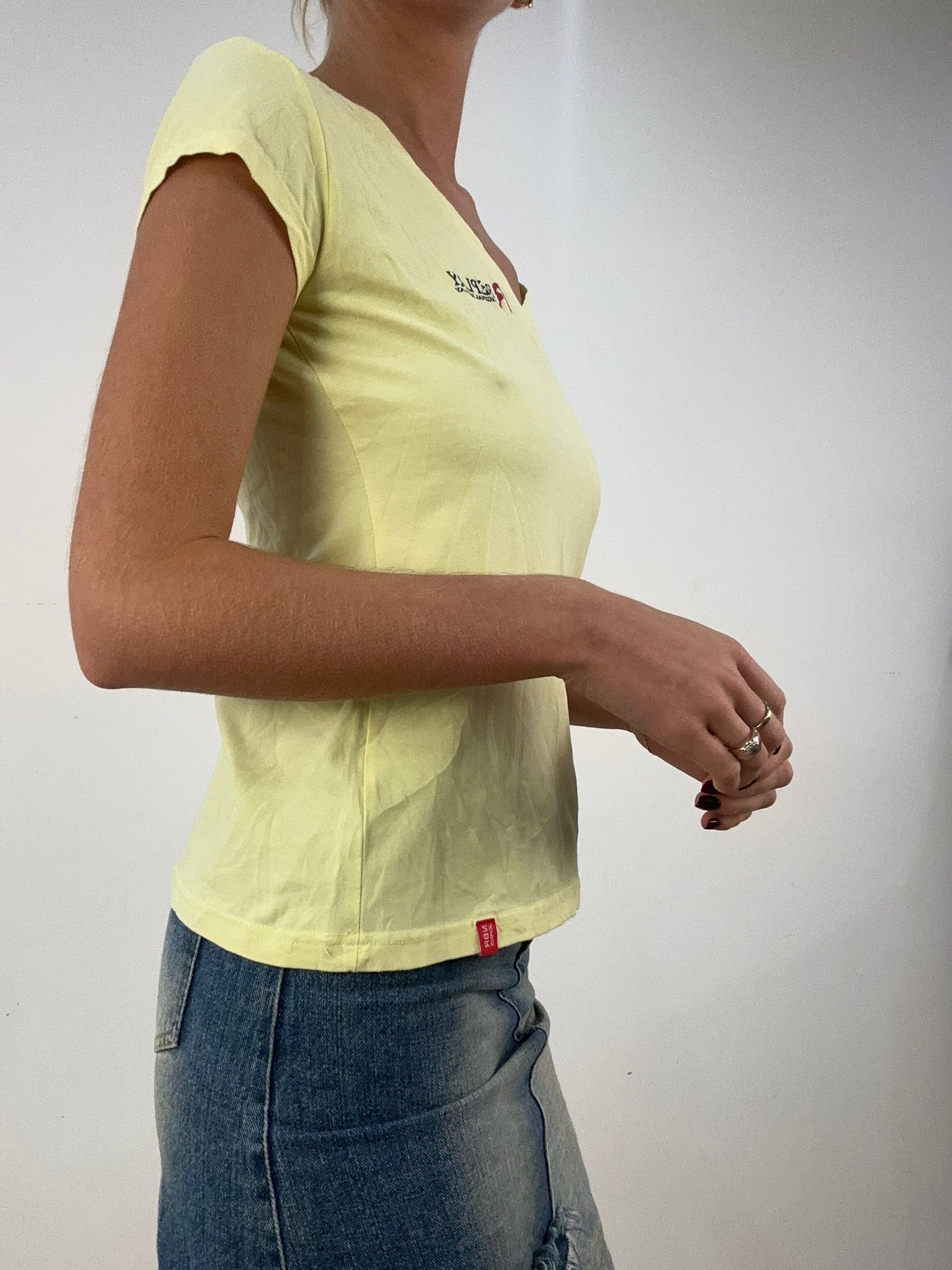 BONFIRE NIGHT | medium yellow v neck replay t-shirt