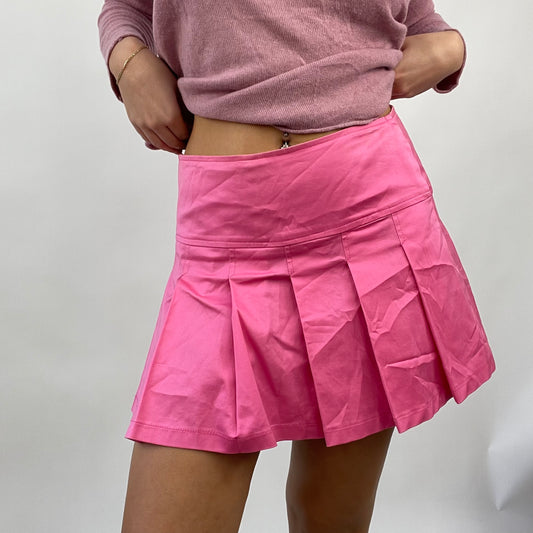 GIRL CORE DROP | small pink pleated mini skirt