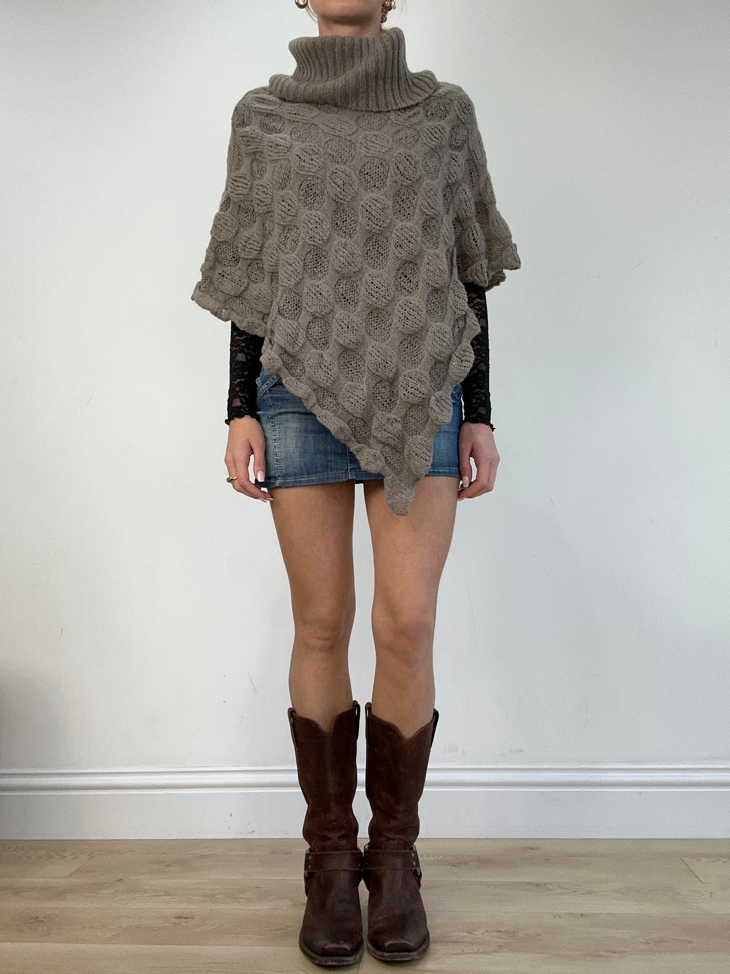 vintage edit four | one size brown knitted poncho