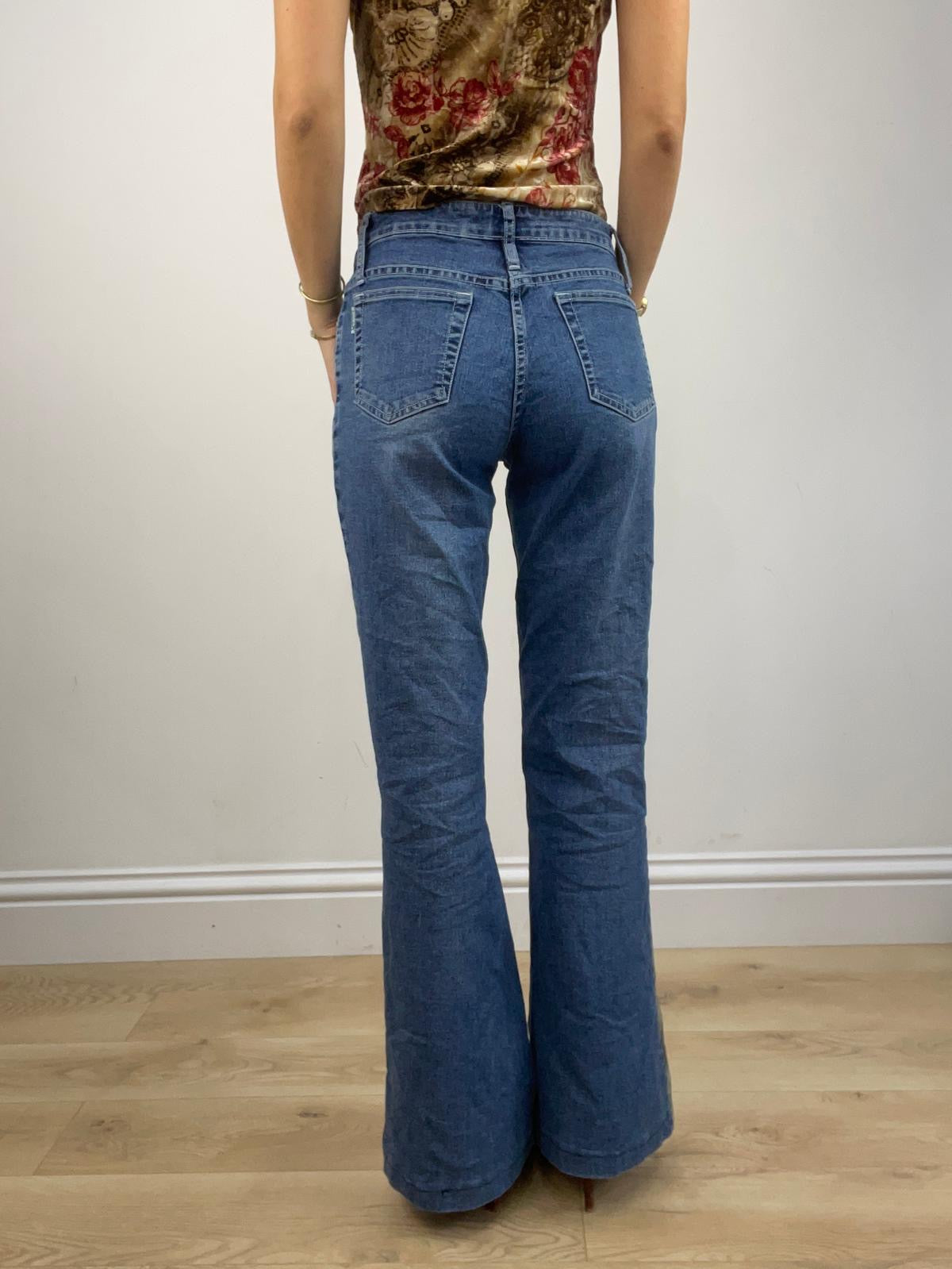 BUFFY THE VAMPIRE SLAYER | xs midwash jeans with corduroy cut out