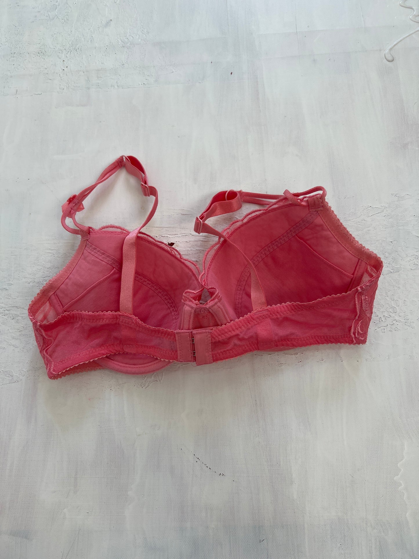 FRUITY DROP | medium pink lace bra