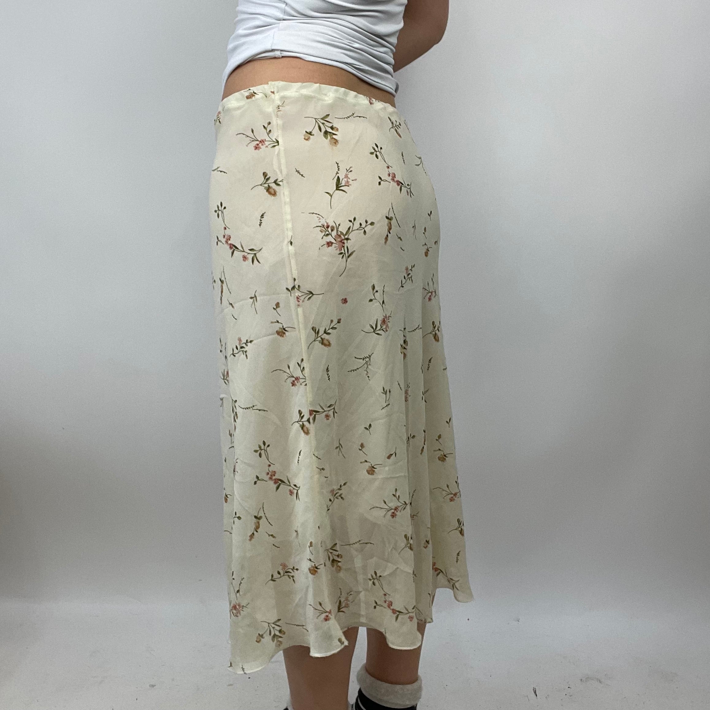 LIGHT ACADEMIA DROP small beige floral skirt remass