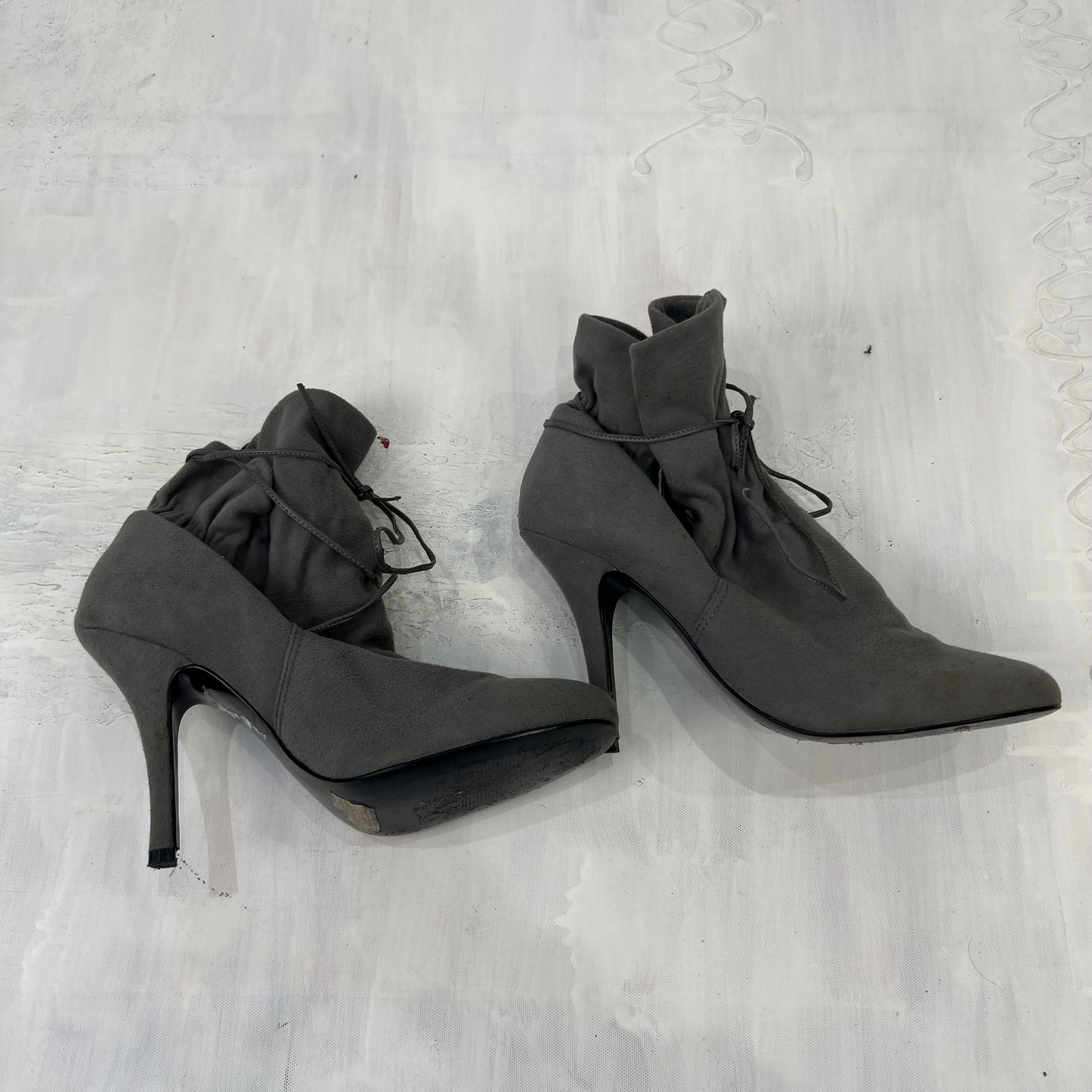 ⭐️90s MINIMALISM DROP | old label next grey lace up boot heels