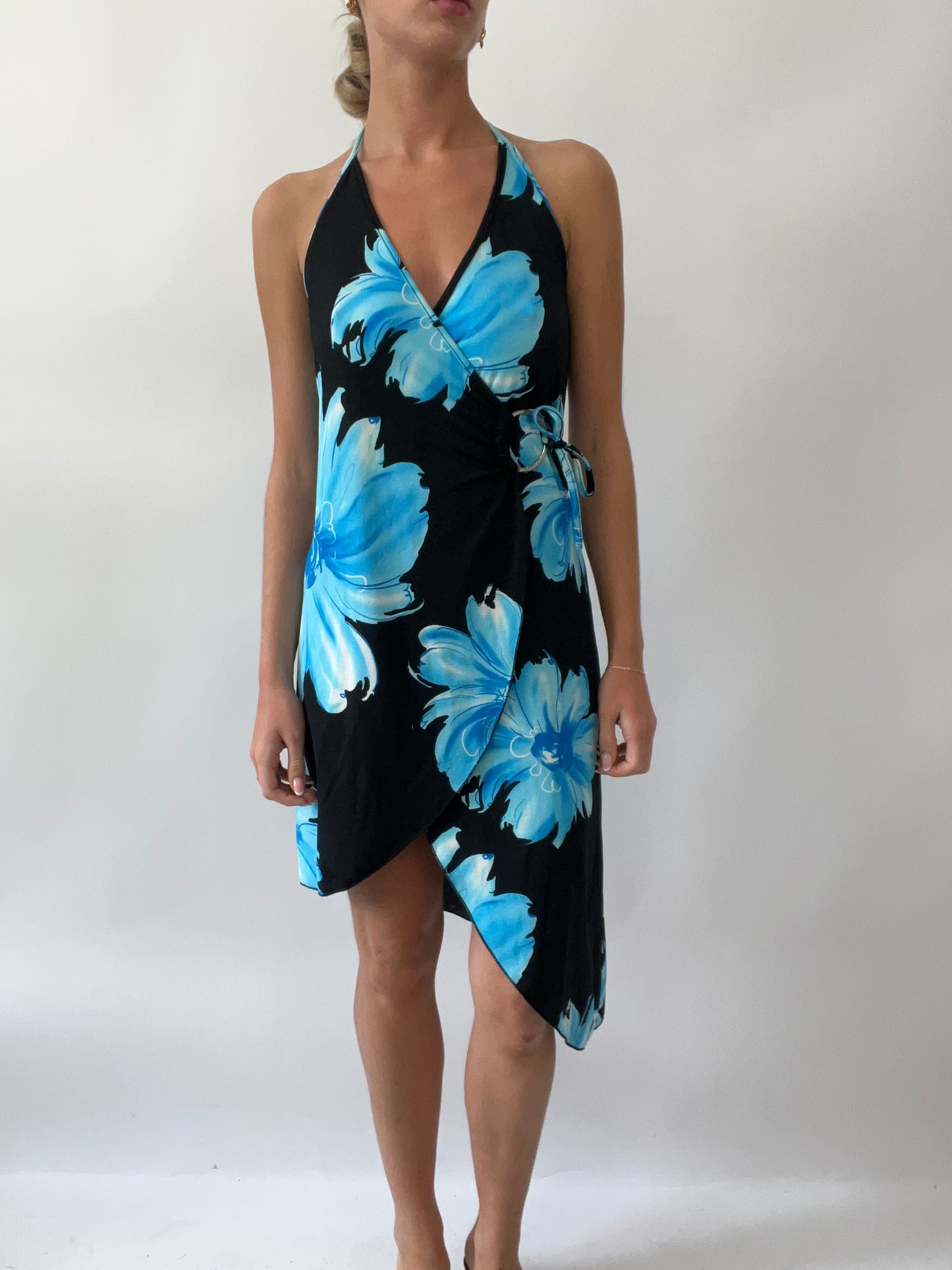 💚 GIRLS TRIP DROP | medium black dress with blue floral print