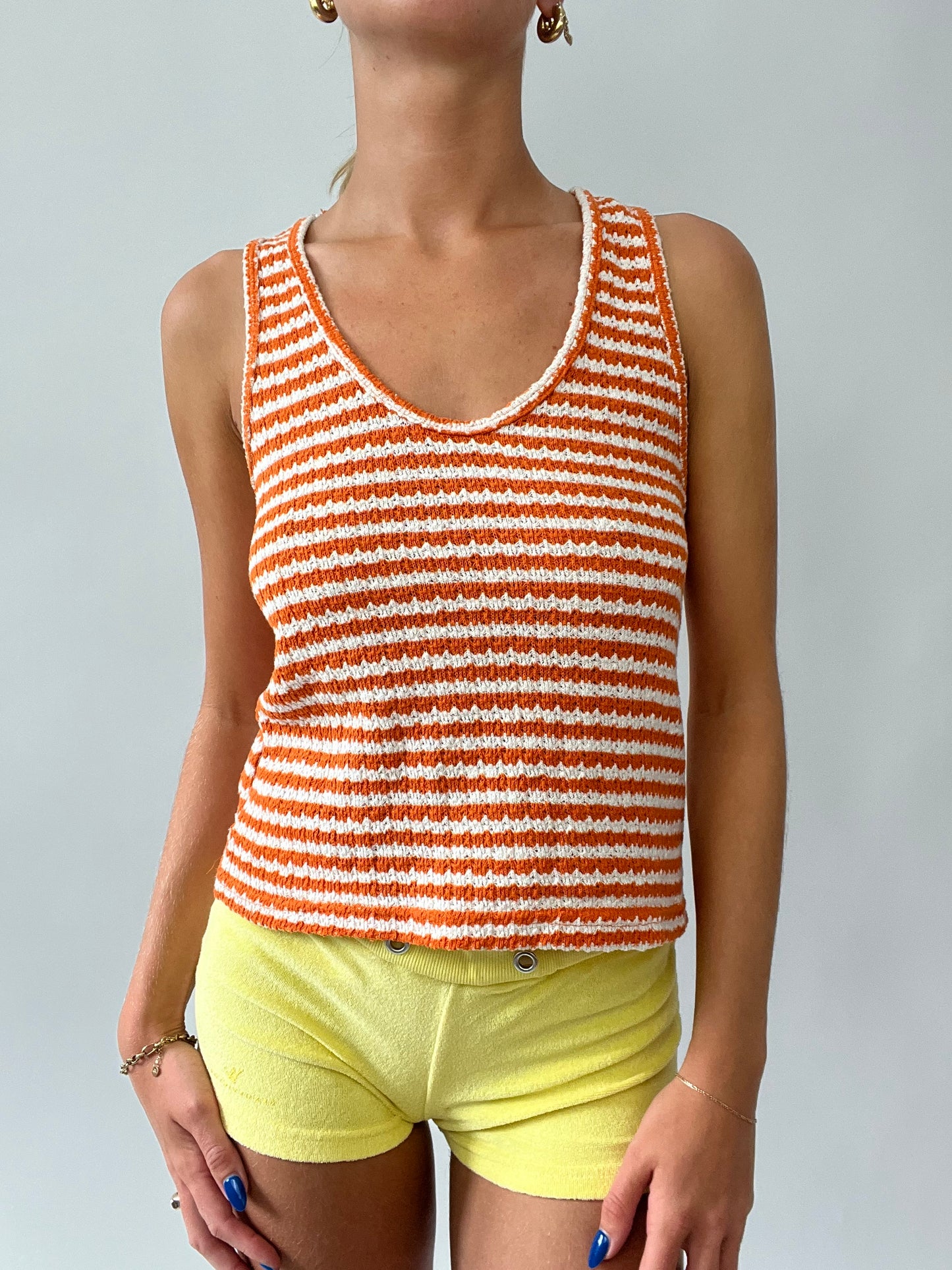 FRUITY DROP | small white and orange crochet tank top