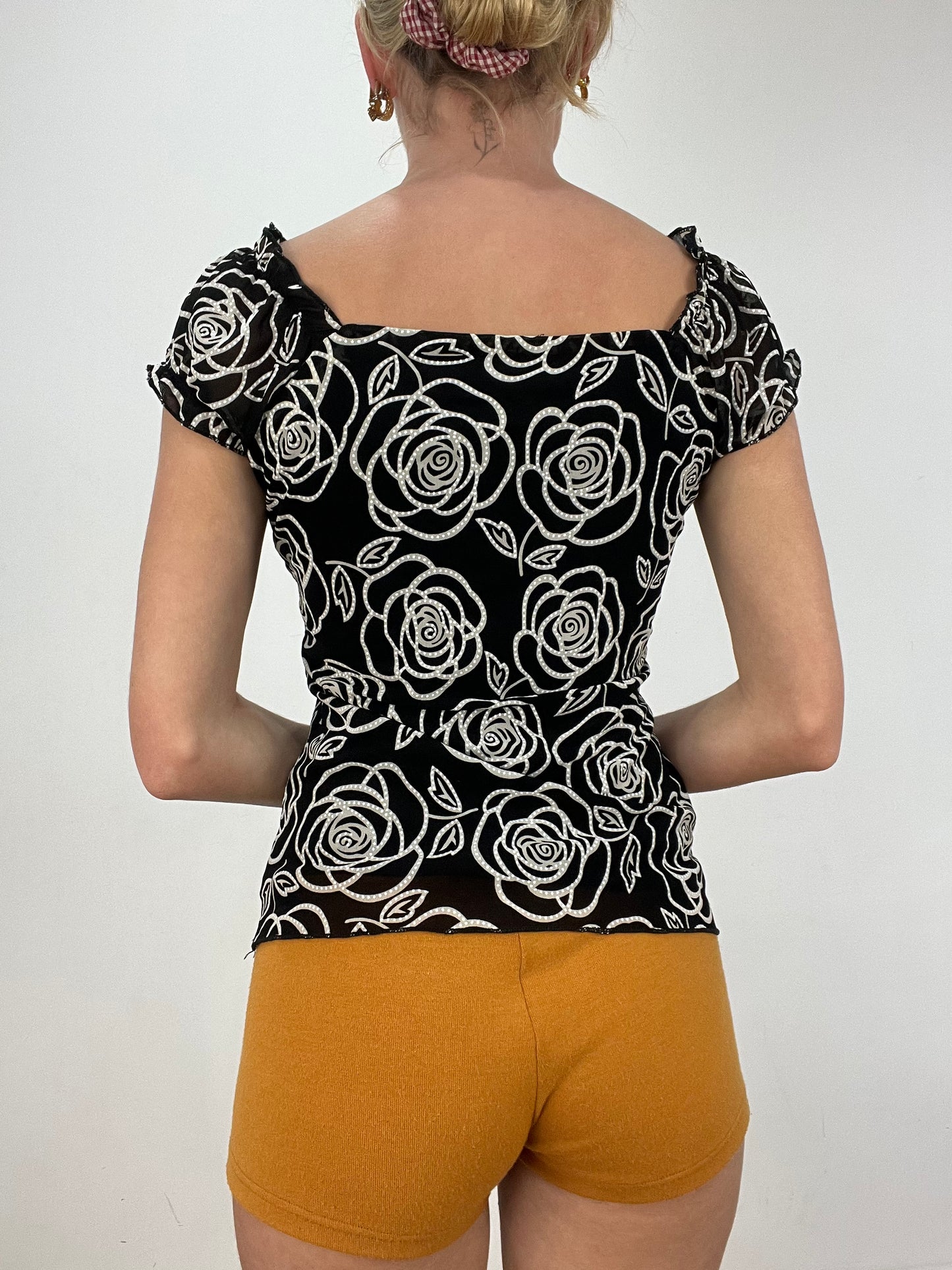 vintage edit eight | medium black and white floral top