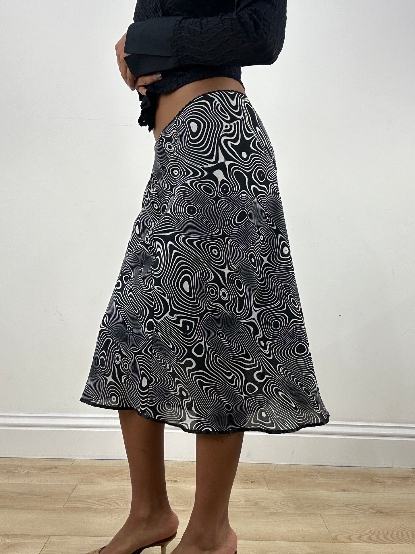 vintage edit: office siren | medium black and white midi skirt