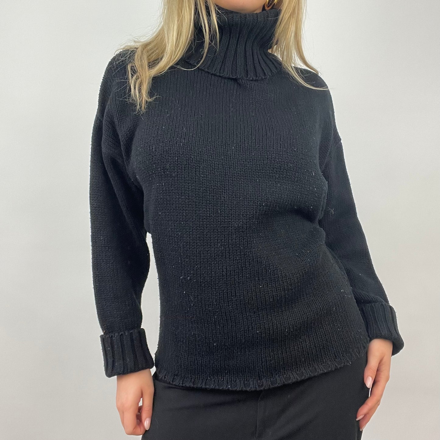 💚 QUIET LUXURY DROP | medium black old label bershka roll neck jumper