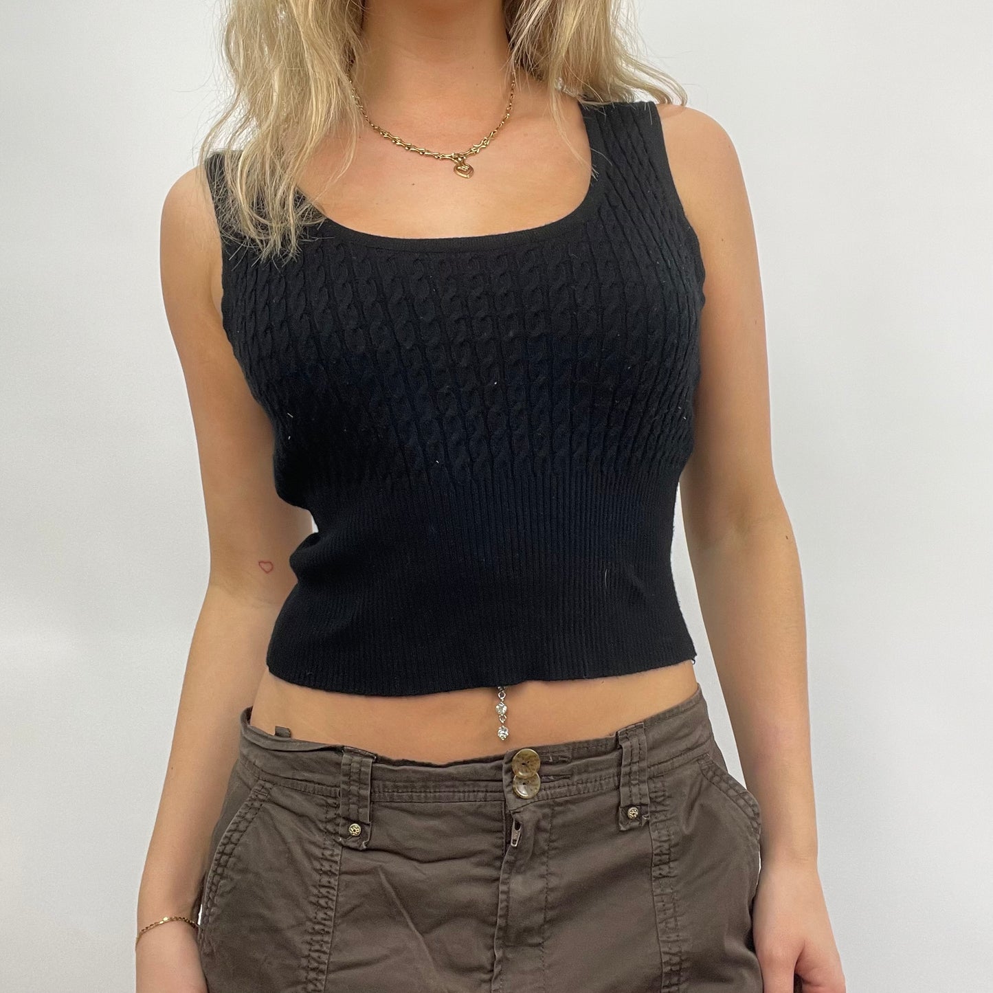 LIGHT ACADEMIA DROP | medium black knitted top